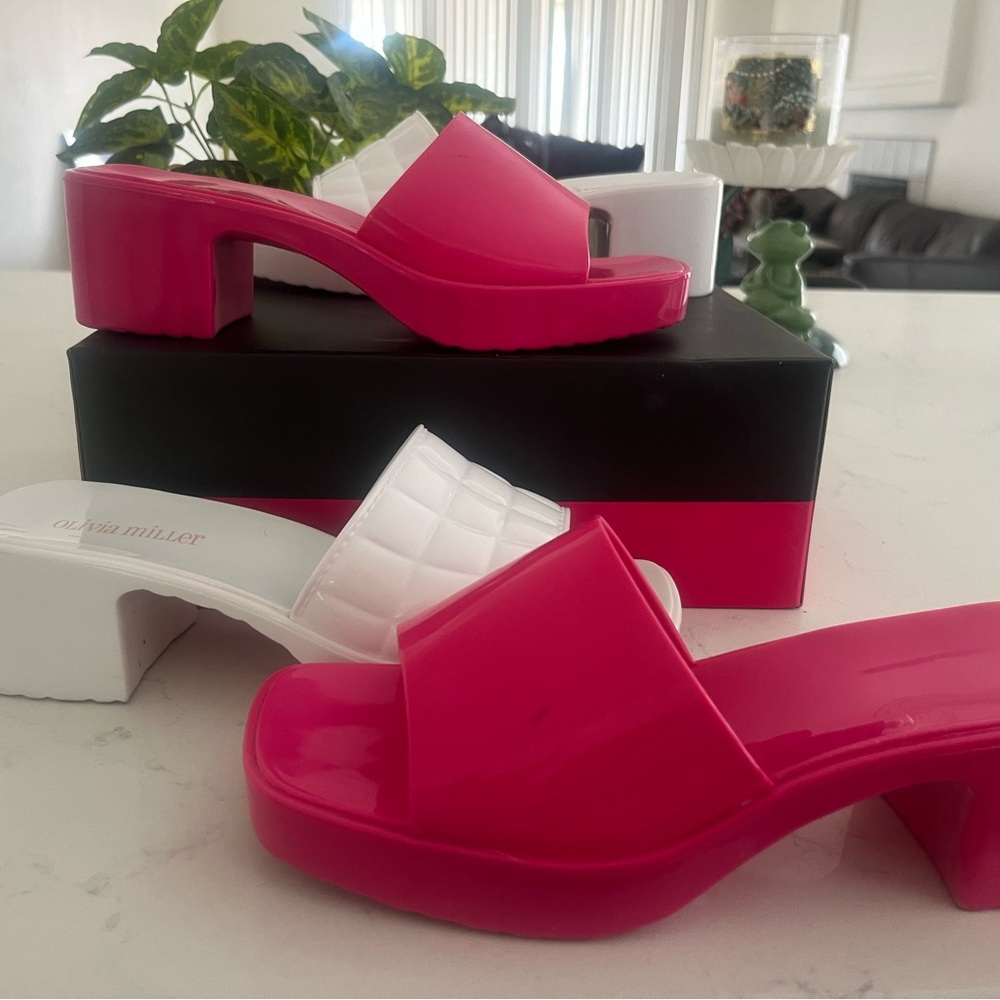 2 Pairs Sandals